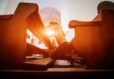 woman praying